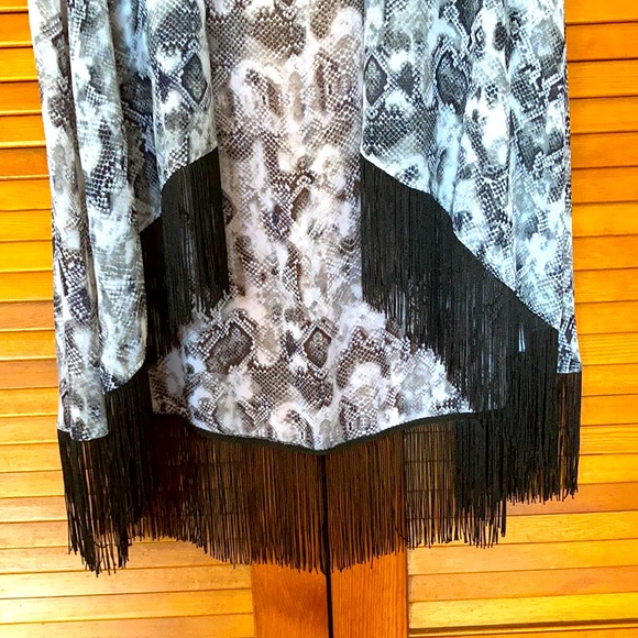 Kardashian Kollection Cover Up with fringes S/M - Picture 3 of 4